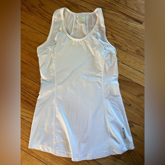 Reebok tank - Picture 1 of 2